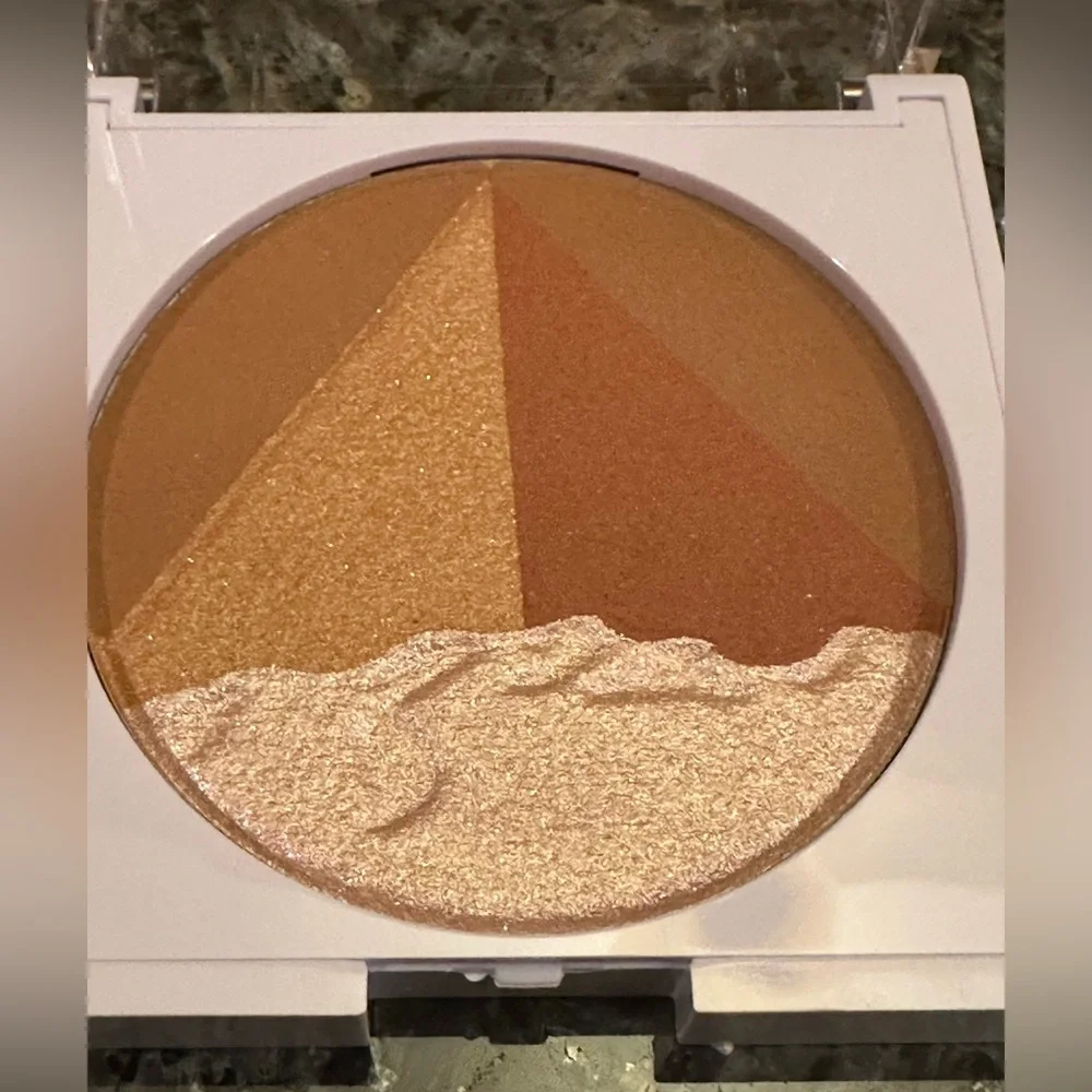 OFRA COSMETICS 3D Pyramid - Egyptian Clay Bronzer